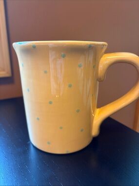 At Home America Mug Worchester Rooster Collection Yellow Green Dots Lg. Capacity